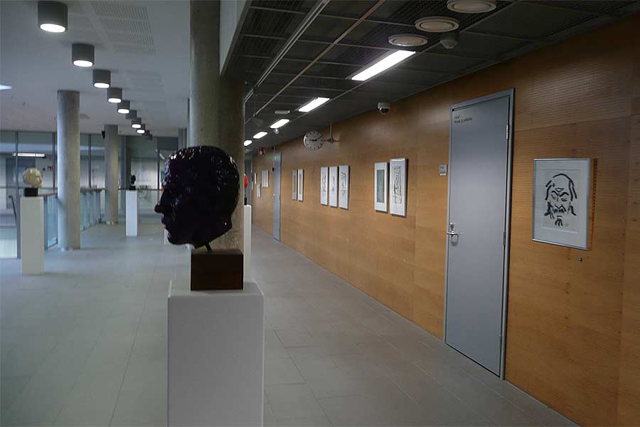 portrait sculpture
